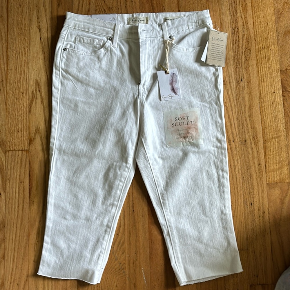 White capri